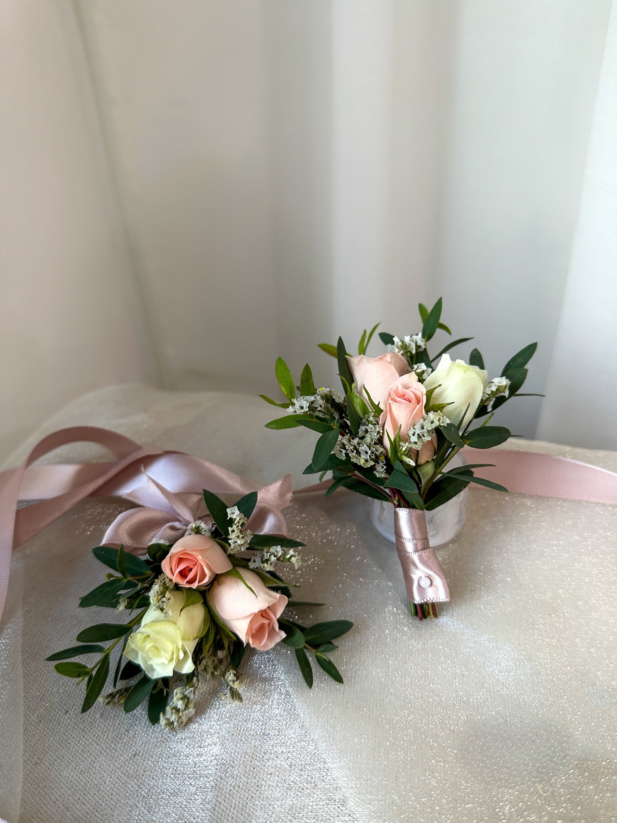 The Ultimate Guide to Corsage Flowers: Styles, Meanings, and Modern Trends