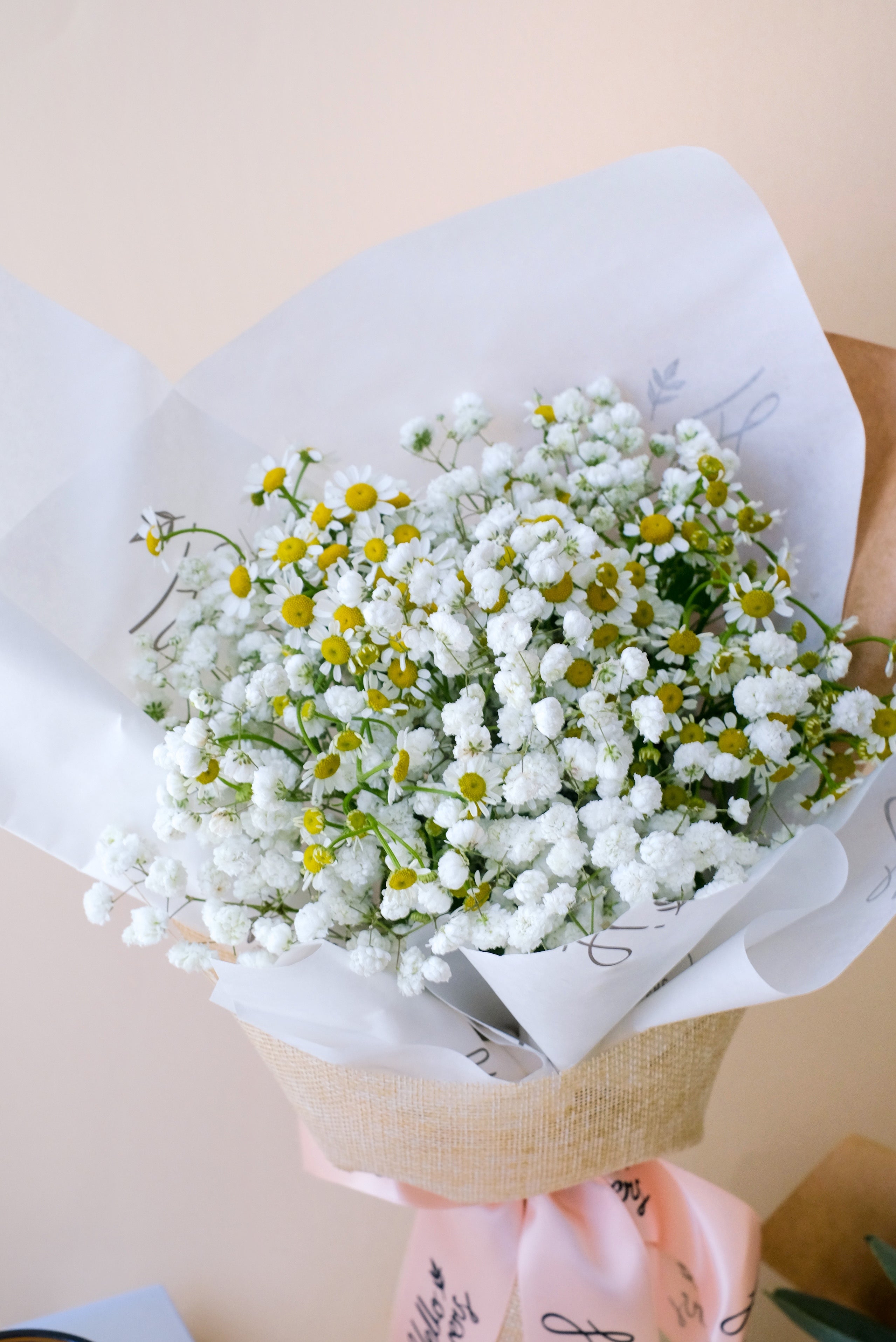 Cate - Baby&#39;s Breath &amp; Tanacetum Bouquet