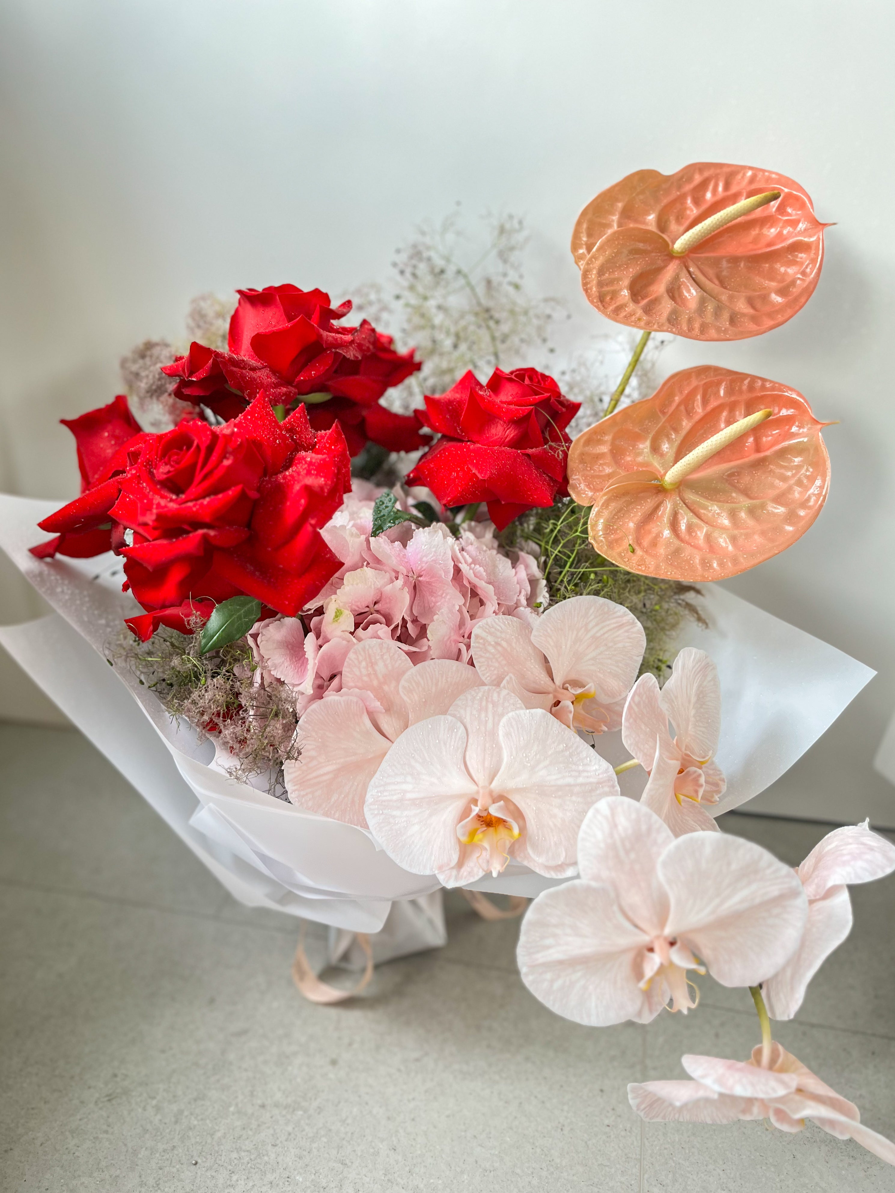 (3 days in advance) Premium Modern Bouquet with Phalaenopsis Orchids, Kenya Roses and Hydrangea