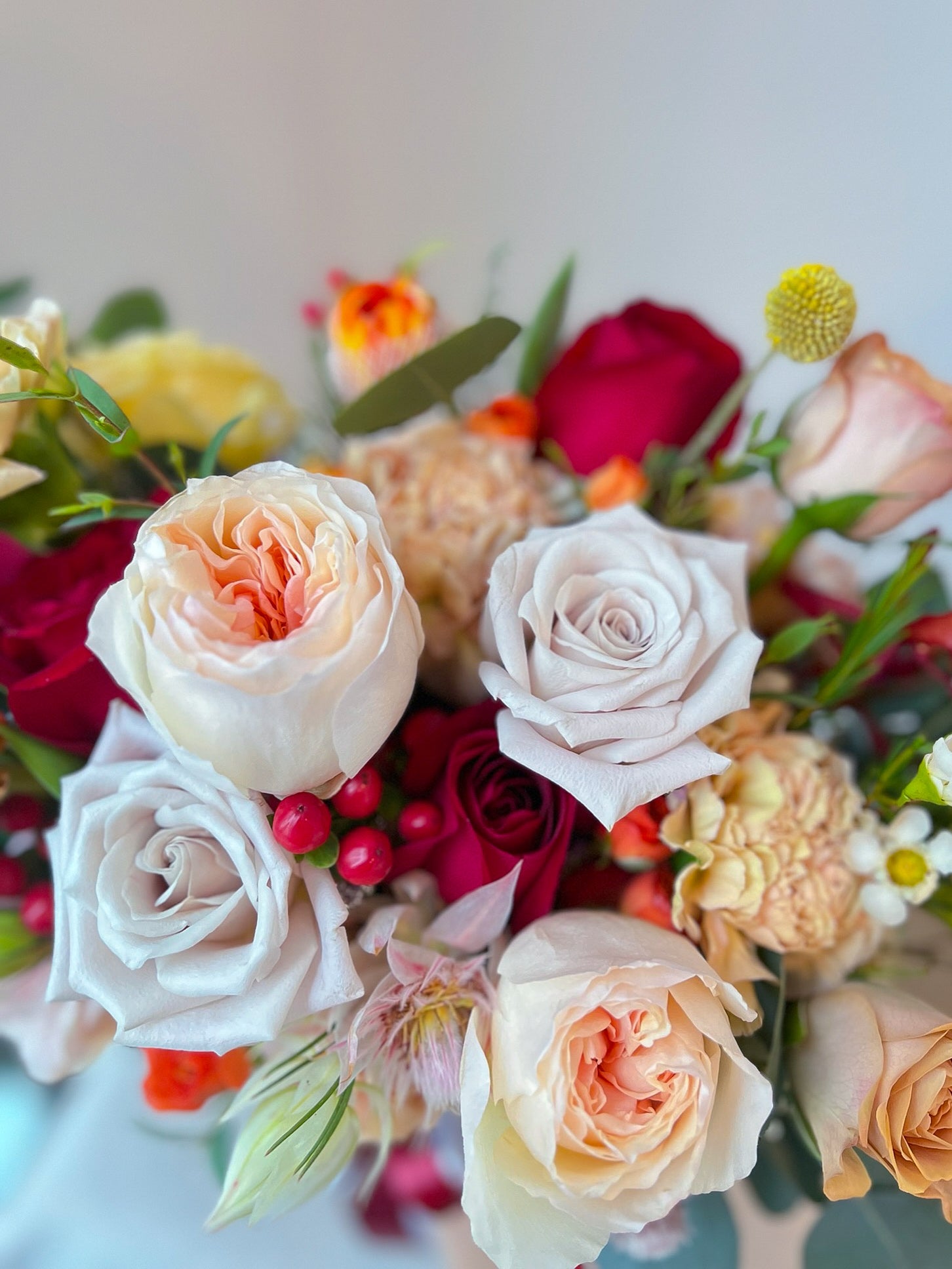 [4 days advanced order] Juliet Roses in Red Orange Peach Theme - Fresh Bridal-Style Bouquet