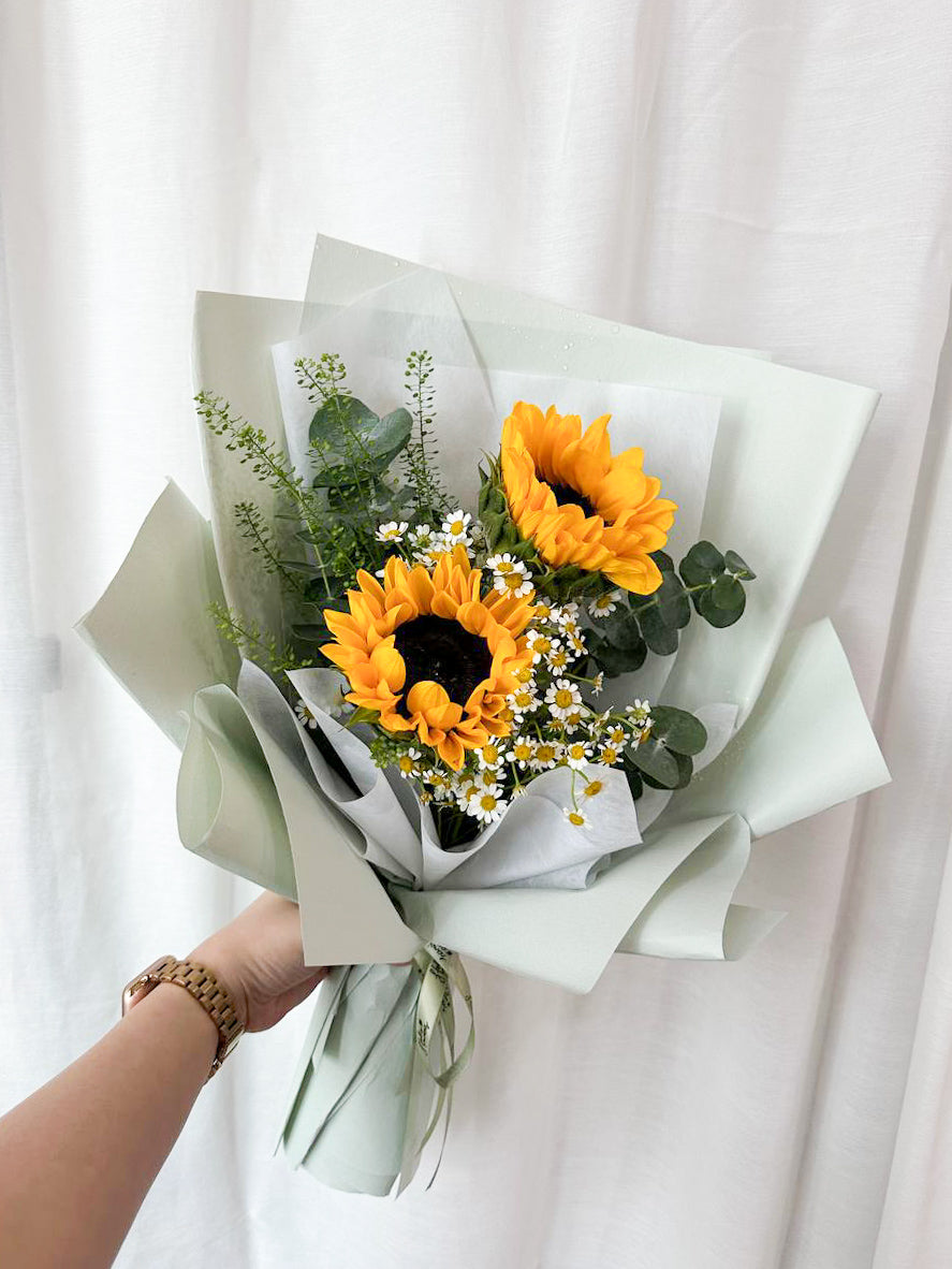 Sol Mini Bouquet  - Sunflower &amp; Tanacetum Bouquet