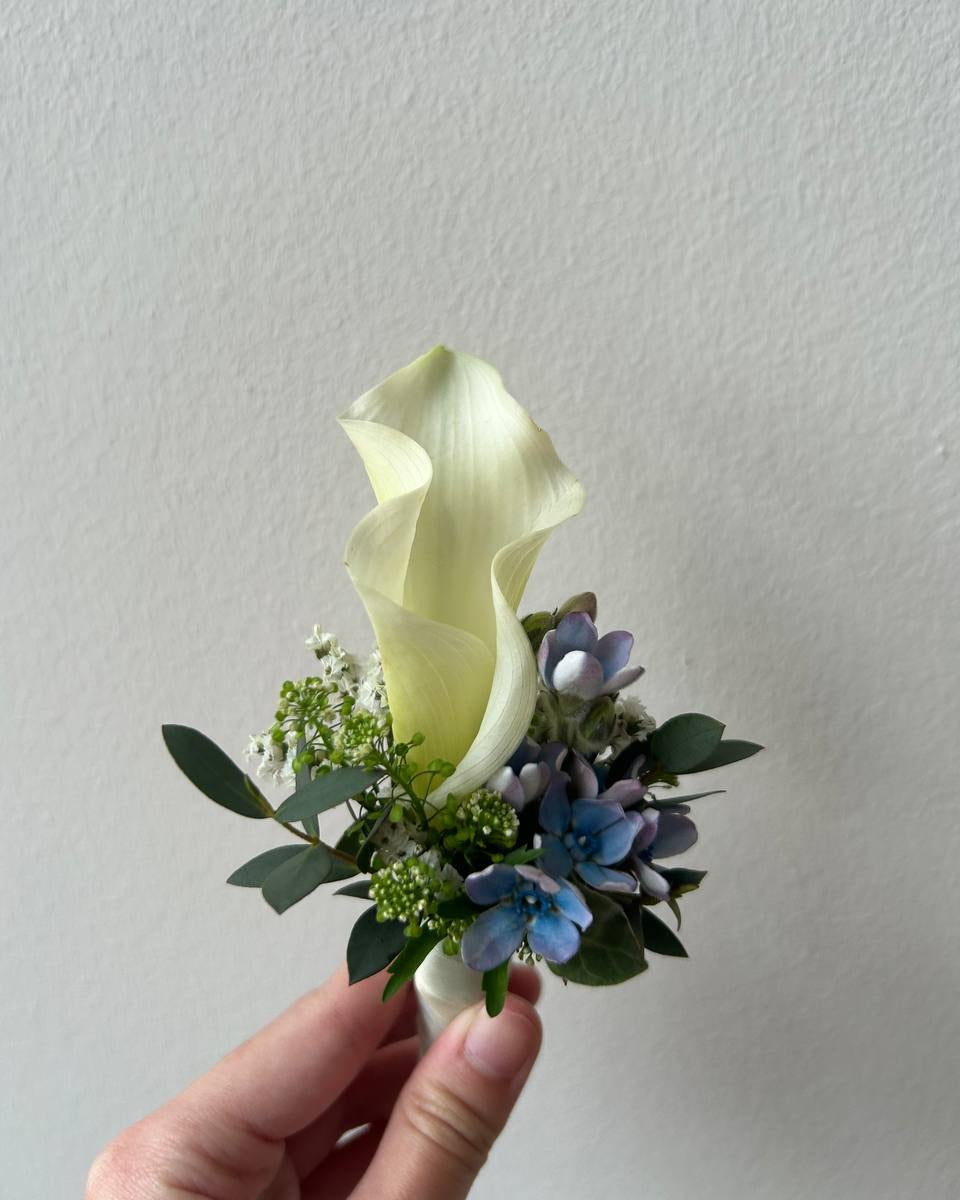 White Calla Lilies &amp; Tulips Bridal Bouquet (Fresh Flower)