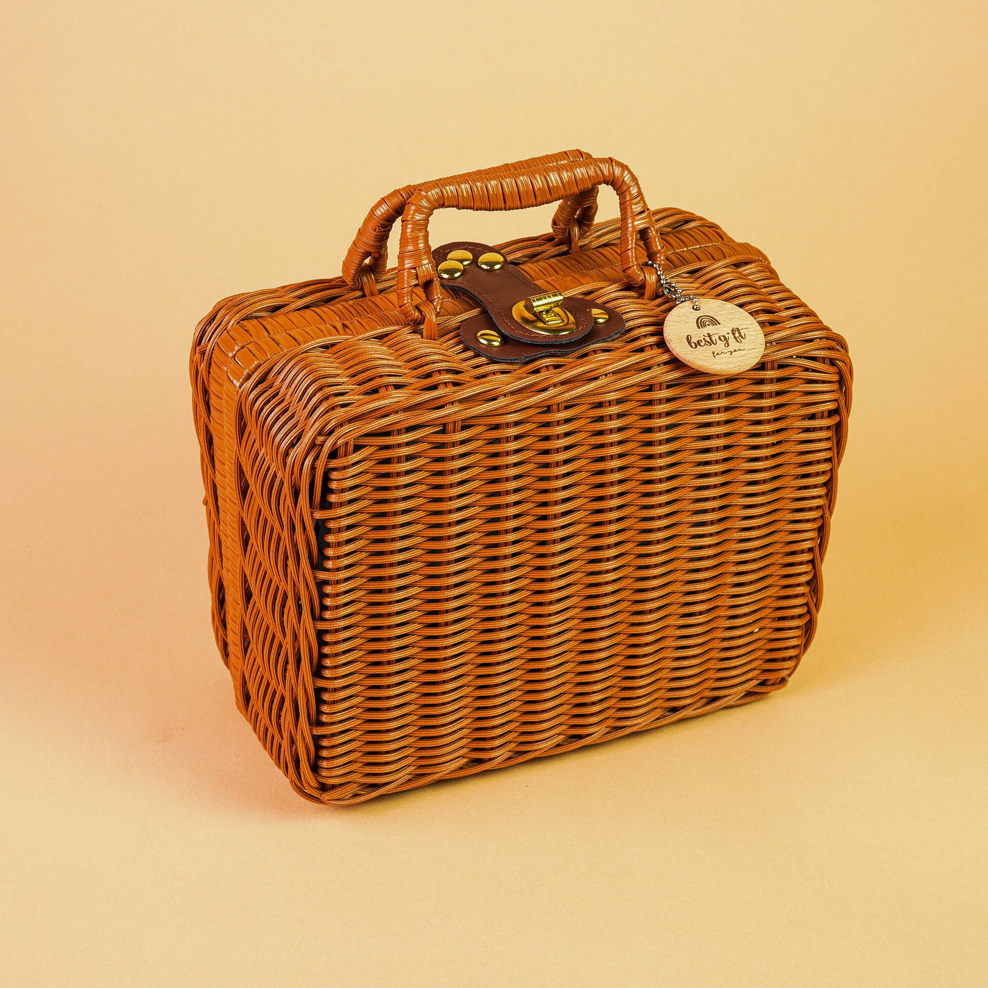 Little wicker basket